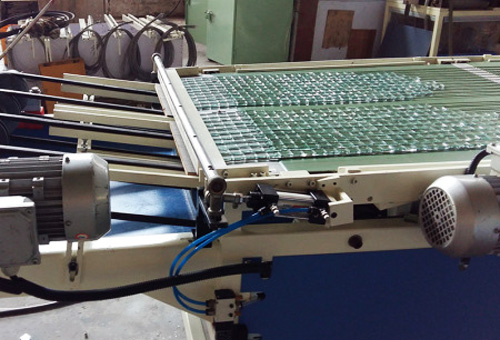 玻璃自動(dòng)沖壓掰粒排版機(jī) 玻璃自動(dòng)沖壓掰粒排版機(jī)