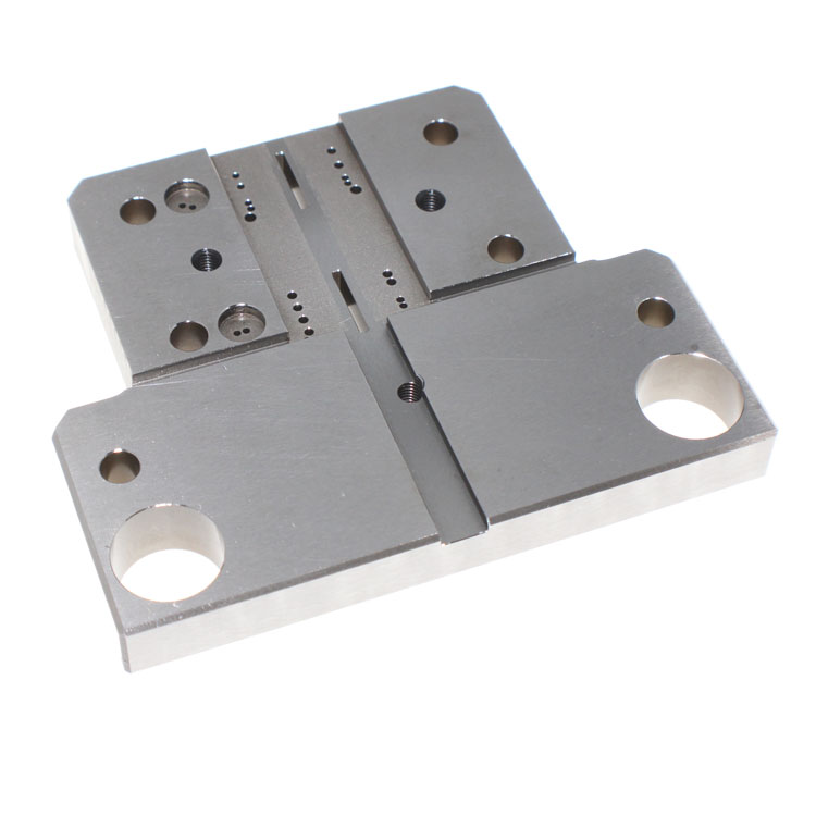 五軸加工是汽車模具的“修容者”